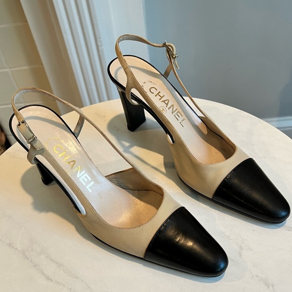 CHANEL Shoes - CHANEL Vintage Slingback Pump